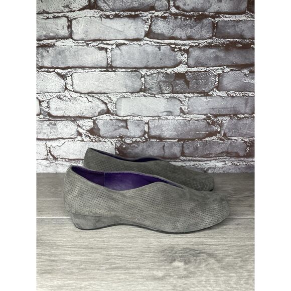 Vaneli Gray Suede Leather Perforated Slip On Wedge Shoes Women’s Sz 8.5W US/39EU - Picture 3 of 16